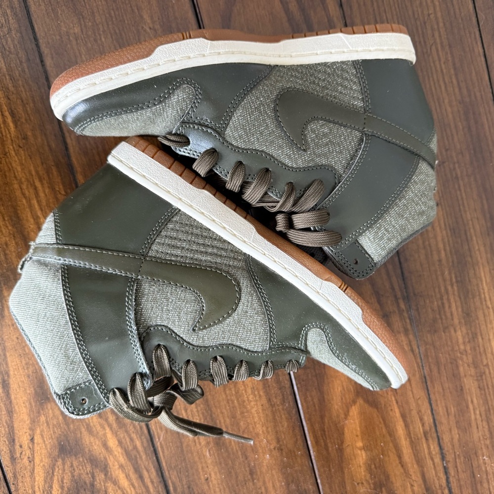 Nike Green Lace Up Boots - Picture 6 of 7